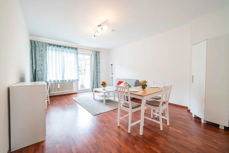 Spacious 2 room apartment with balcony — photo 1